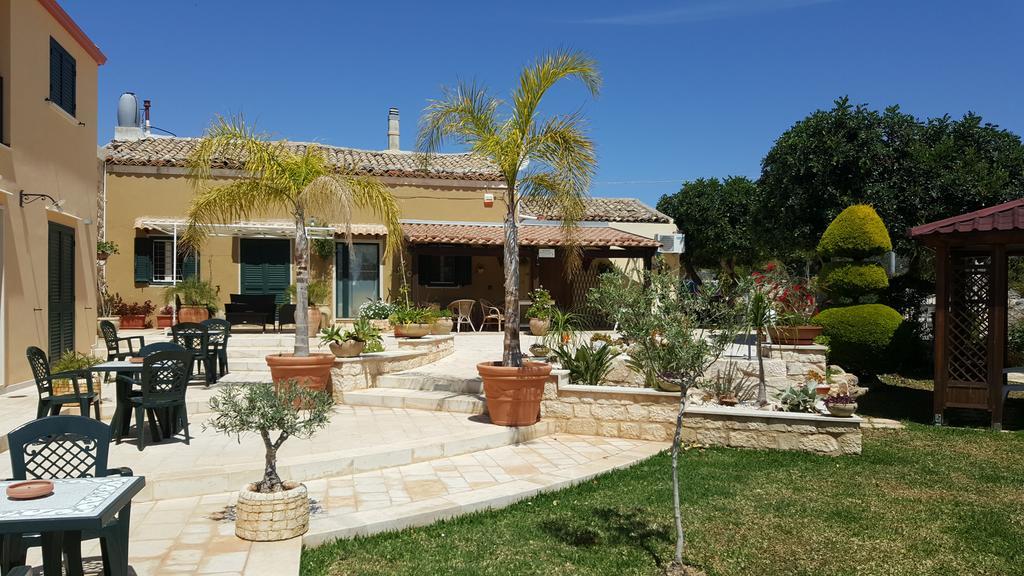 Alla Corte Di Nonna Maria Pozzallo Exterior foto