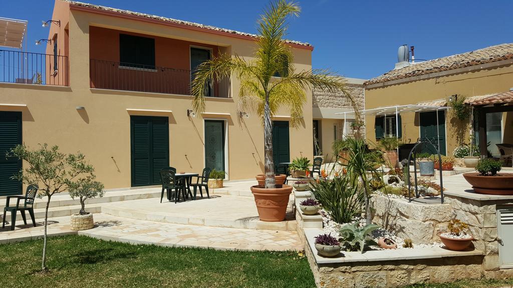Alla Corte Di Nonna Maria Pozzallo Exterior foto